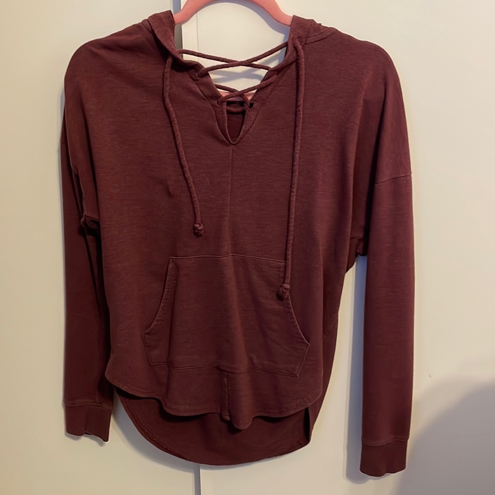 Athletic burgundy long sleeved shirt